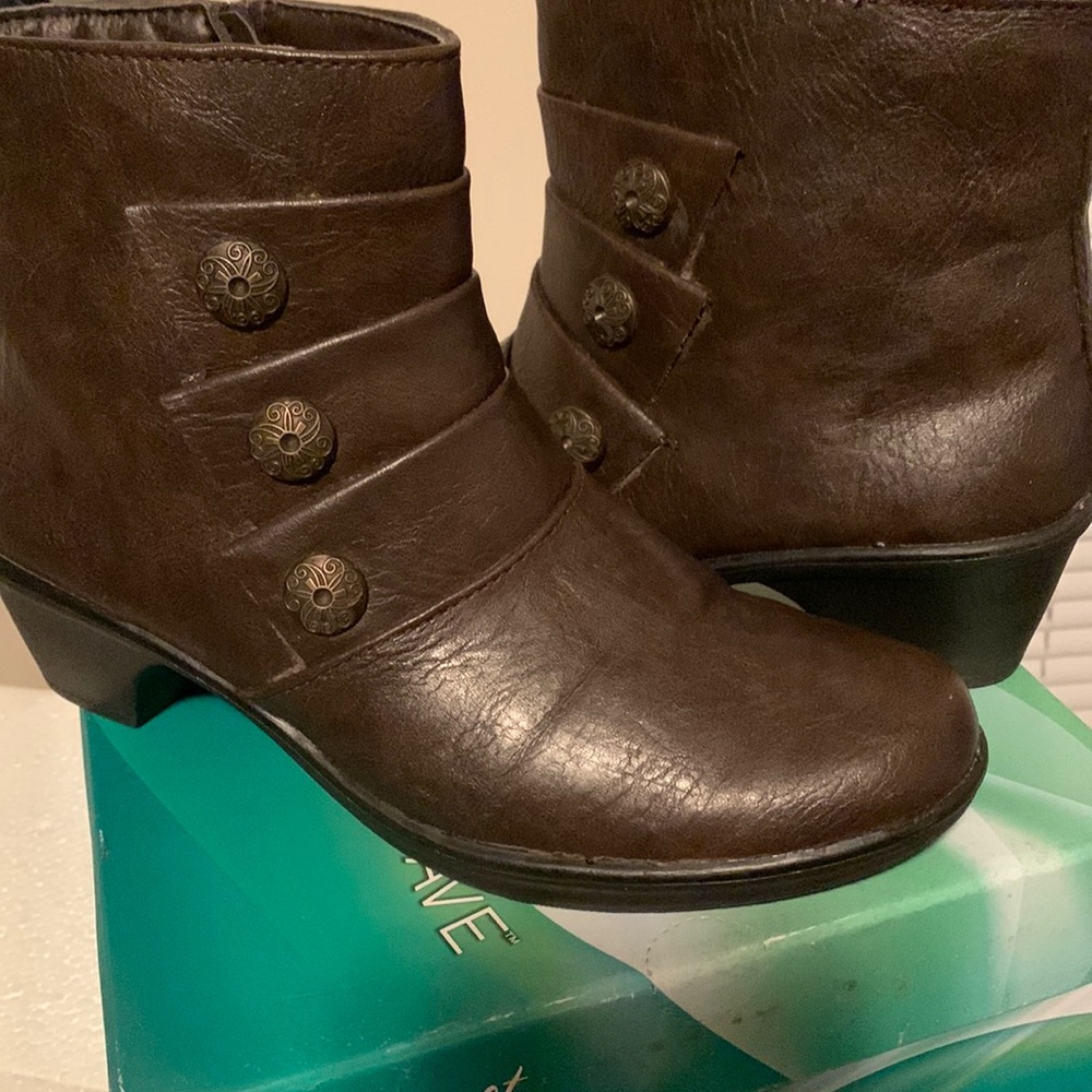 Easy street size 7w